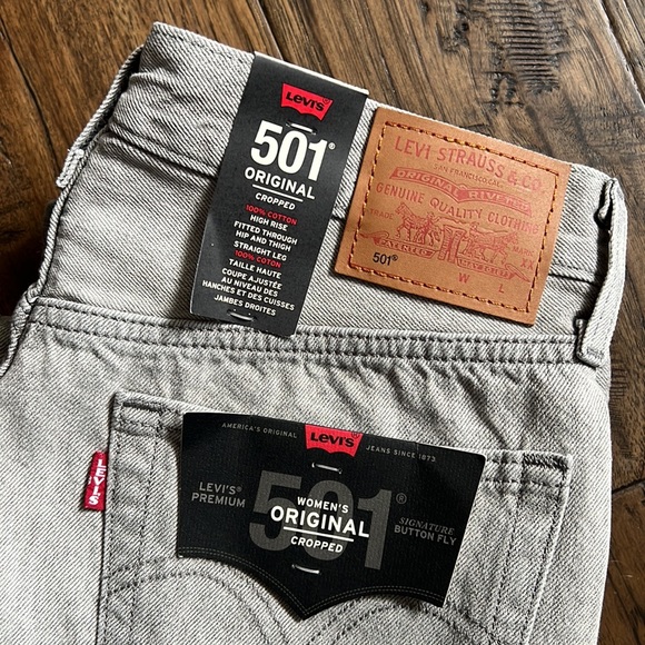 Levi’s Premium 501 Women’s Original Cropped Jean - Picture 14 of 14